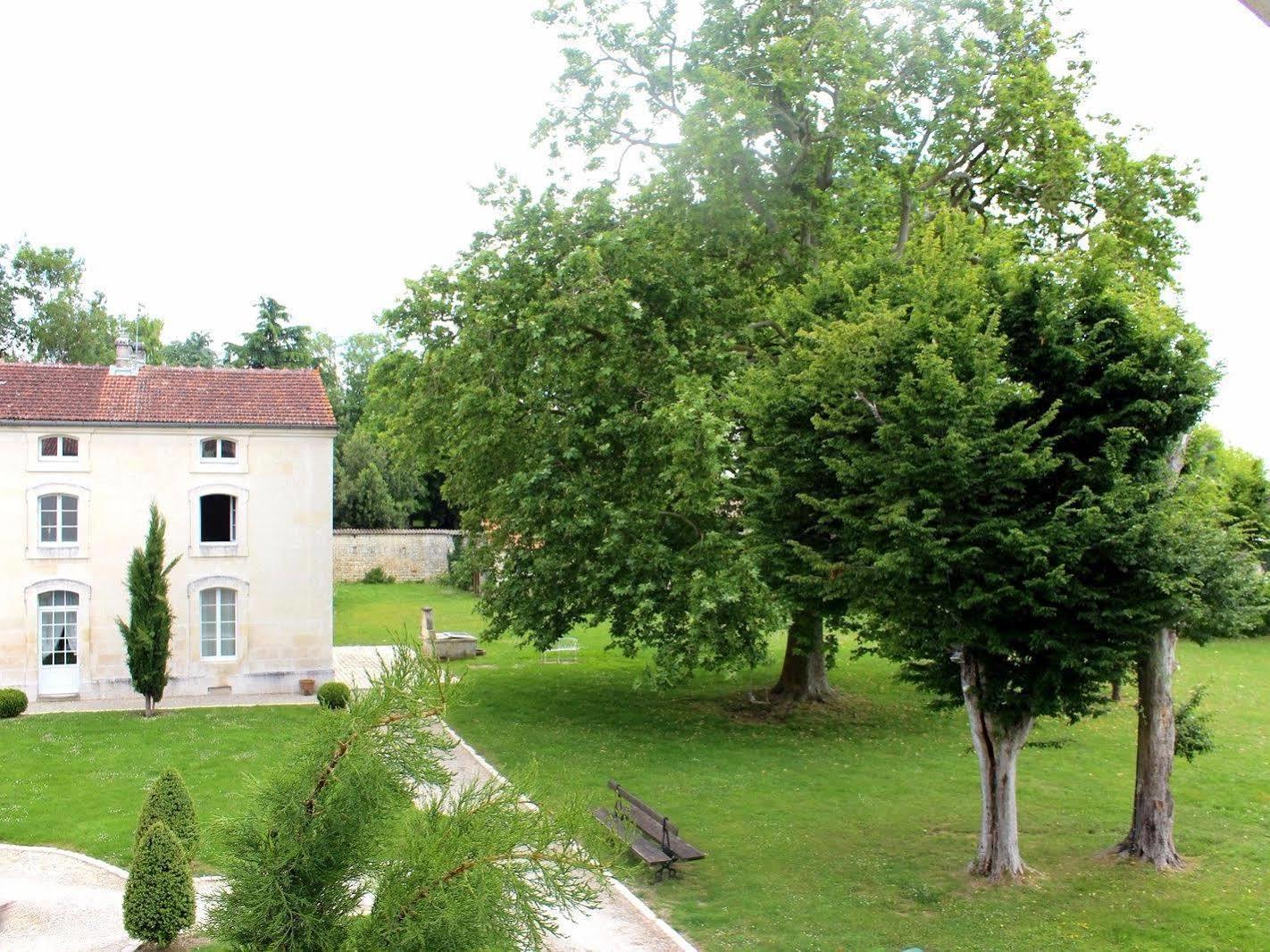 Domaine Des Chais Thénac 외부 사진
